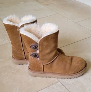 UGG Marciela II Short Boots in Chestnut Size: 8